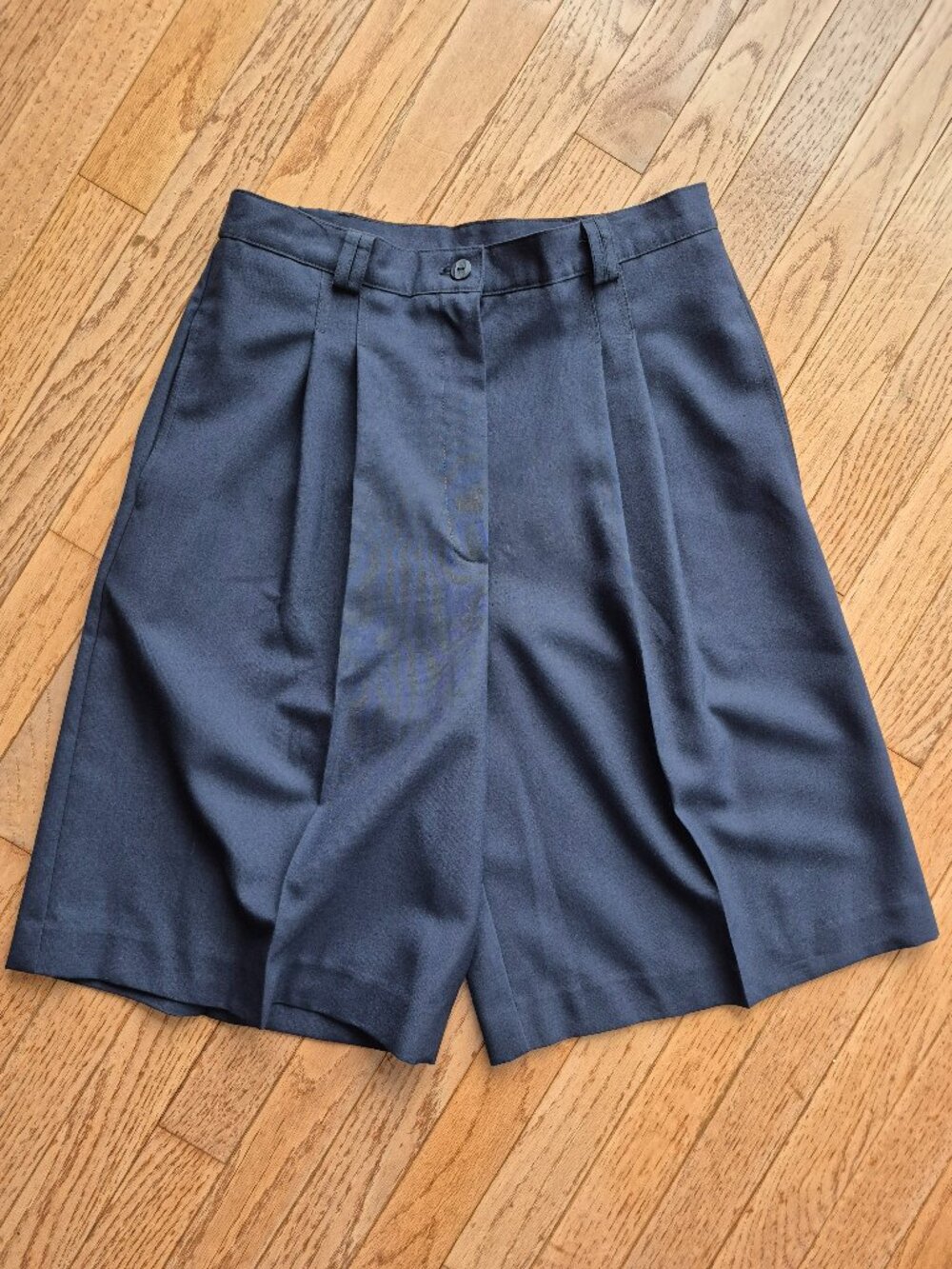 Vintage Jessica High-Waist Pleated Shorts Navy 10